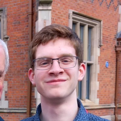 ohuiginn29's profile picture. Labhair í agus mairfidh sí.
Gaeilgeoir, dalta dlí @UlsterUni