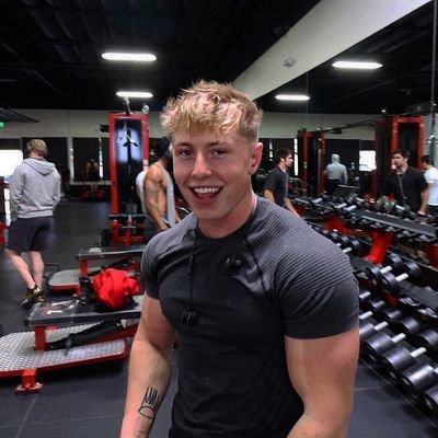 DonoughMc98353's profile picture. Proud dad of one girl 😌