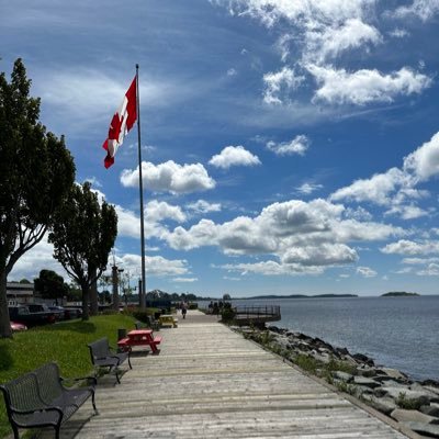 Born/raised/live in Vancouver 🇨🇦. Interested in education, teaching & many other topics.