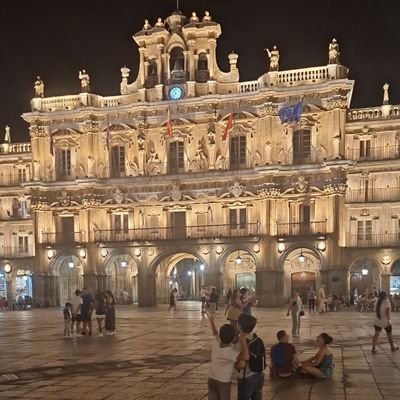 Vernica156131's profile picture. 