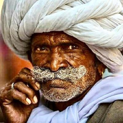 राजनीति में पुरो इंटरेस्ट है आपणो लेकिन पार्टी में इंटरेस्ट कोणी । मारवाड़ी कवि,व्यक्तिगत लेख। सेवा ही मेरो धर्म है। वन्दे मातरम।