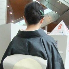 joetsuki's profile picture. 大和盆地に生息している編み物大好きな隠居したおばちゃんです。タティングレースを編みたいが、老眼がつらいです… 以前は二代目 中村吉右衛門丈を応援してましたが、今は、김종구さんと강필석さんを応援してます。