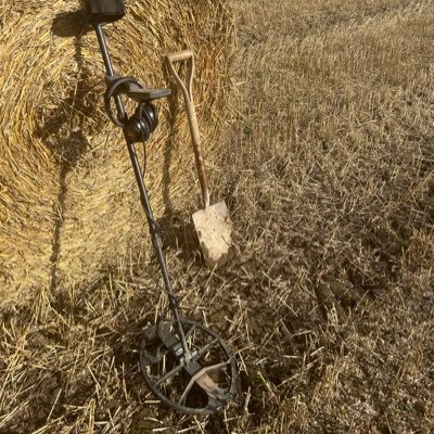 Slowly working my way through 3000+ acres of farm land consisting of 138 fields with a Minelab Manticore. #metaldetecting #photography #treasurehunting