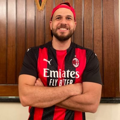 President of AC Milan Egyptian Fan Club 🔴⚫️                                                                               Floki 🛶🛶