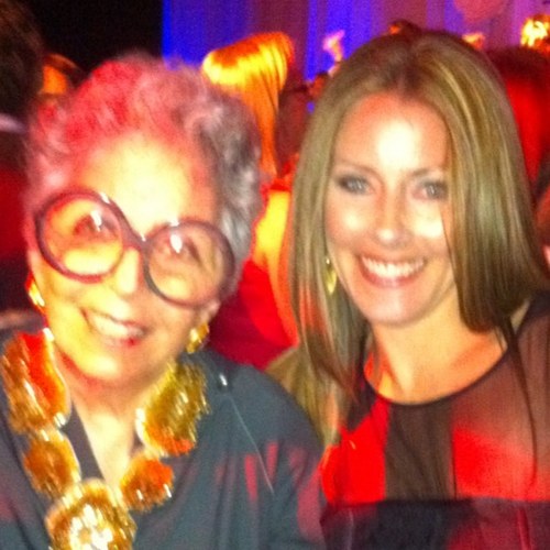 loonco's profile picture. loon + company designs fresh + modern invitations especially for your event. truly custom.