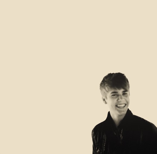 i love @justinbieber!!!!    please follow back xoxo