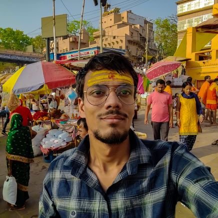 RaqeshGupta's profile picture. अकारो ब्रह्म च प्रोक्तं यकरो विष्णुरुच्यते। धकारो रुद्ररूपश्च अयोध्यानाम राजते।।