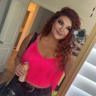 30 | OG twitter member since ‘10 | Karaoke QUEEN 👸 | ST0RM CHASER🌪| Travelin around the country one natural disaster at a time AL🍑➡️TX🤠➡️FL🌴➡️AL🍻🎭🎷