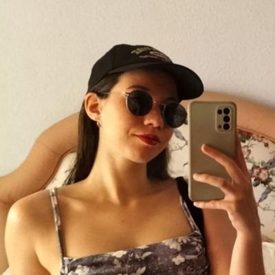 tu cosplayer y cosmaker de confianza, lolera y estudiante de derecho