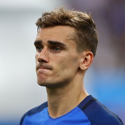 Propagande Griezmann 🔝🇫🇷.  @asnlofficiel/@ManCity 👑🏆. 💫À peine arrivé, déjà une légende💫.