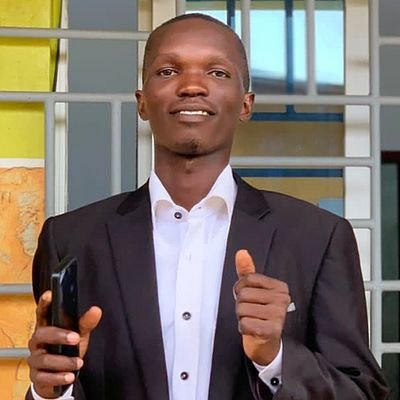 Entrepreneur/ Promoteur de LIGHT CENTER TECHNOLOGIE / whp:+2250501608159