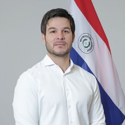 Papá de Lu. Esposo de Noe. Abogado. Doctor en Derecho Público. 
Ministro del @MINNAParaguay.