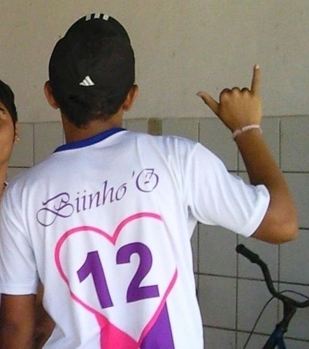 Muitas pessoas dizem que o sol nasce para todos , 
mais pra poucos ele brilha ... (Bob Nesta Marley) O namorado da @CynthiaR_Silva (: