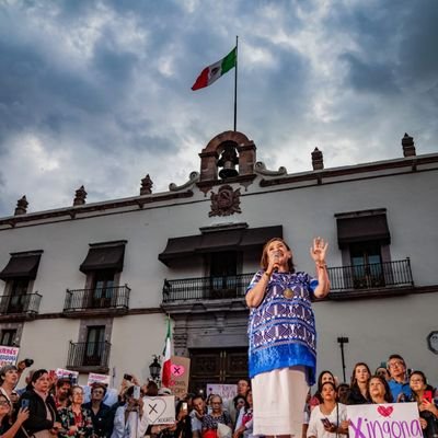 Ciudadanos de Querétaro apoyando a Xóchitl Gálvez a la presidencia de México 🇲🇽 #XochitlVa