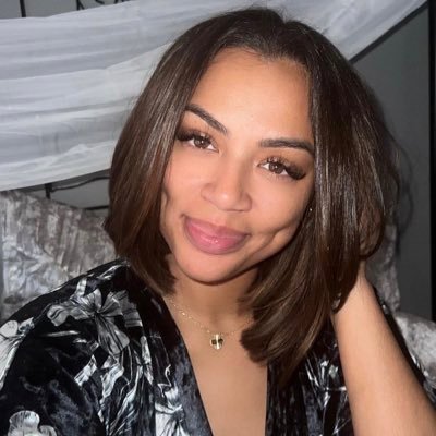 AnaJessica95460's profile picture. Happiness starts
With you. Not with
your relationship.
your friends, or your
jeb. But with you ❤️🫶💋