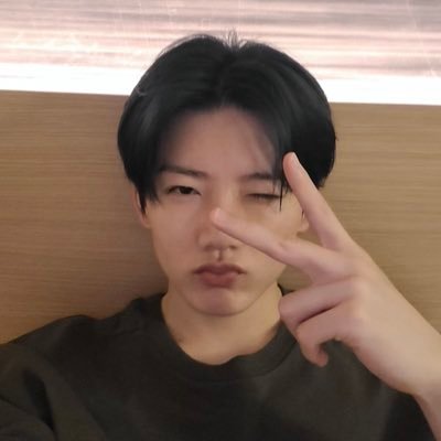 zhevgdgj's profile picture. 🐶🐨 00즈 🐯🦋