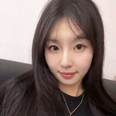 想把天上的星星摘给你，却发现它们早就在你的眼睛里。