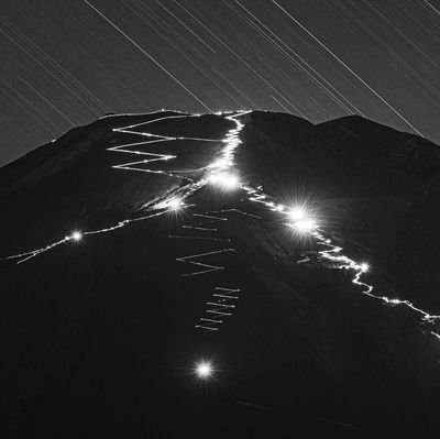 神奈川在住 富士山の写真がメインで天の川や星系写真が多いです。2018年エプソンフォトグランプリ モノクロ部門優秀賞 2018年富士見高原花の里フォトコンテスト 大賞 あさぎり高原フォトコンテスト2019年 大賞  2021年富士忍野グランプリフォトコンテスト シルバー賞