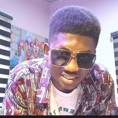 Tosyngy's profile picture. A seasonal Software Solution Architecture