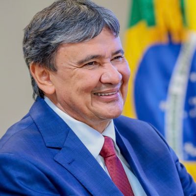 Ministro do Desenvolvimento e Assistência Social, Família e Combate à Fome. Ex-governador do Piauí e escritor. 
Nossa missão é cuidar das pessoas 🇧🇷