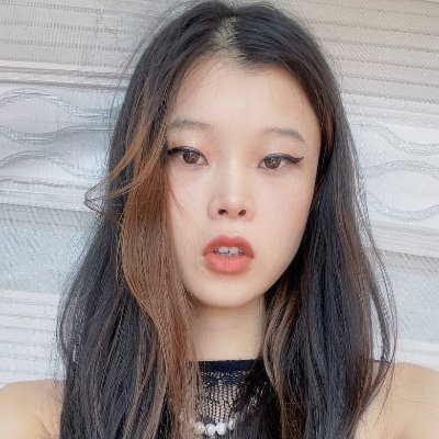 ╰(▔∀▔)╯I am Tina, a little shy and insecure so pls be nice to me 🧡💜💙
I make naughty content onlinem link is in bio ✨😲
chat only here 👇