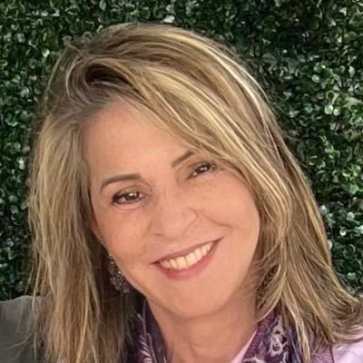 médica cardiologista e pesquisadora a favor da ciência, das vacinas e da democracia