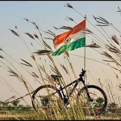 🌾किसान का बेटा 🌾
#Gandhian
#Ambedkarite
#Socialist
#Secular
#DU25_Slce
74
मुस्कुराना सीखिए
लेकिन बिना सेल्फी के...😊💗