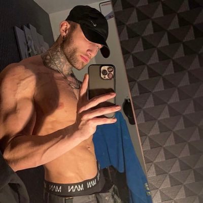 VERIFIED 23yo Muscle Alpha. Be ready to serve. UK Bank | Wishtender