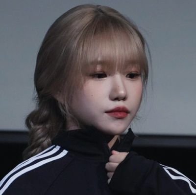 izone. jo yuri. choi yena. woo!ah nana 🤍