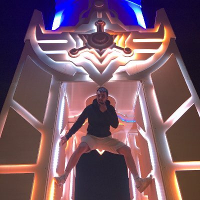 MrLovelyX's profile picture. Streamer on @Twitch, MrLovelyX22 on @Youtube, Speedrunner , Superplayer and Tryharder ZLAN player 🇫🇷🇵🇹
Auteur, Photographe