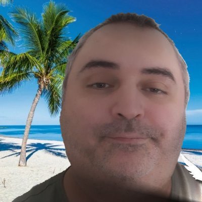 Je suis un passionné de musiques et j'aime créer des set et des mix pour le plaisir des internautes à défauts de pouvoir mixer sur le terrain.