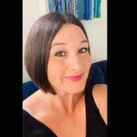 Lauren Thomas (@laurenmywrites) 's Twitter Profile Photo