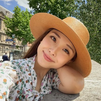 I want someone who has mutual respect, understanding support and is honest with me
Instagram : jenny_luna990