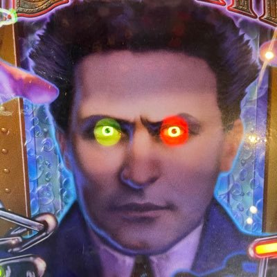 mike031's profile picture. U of Oregon alum. '80s music and nacho enthusiast.