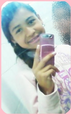 Aquella garotinha,, sincera,, felliz,, romantica,, divertida etc...