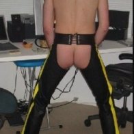 Proud to be @fickbullebln 's AIDS bboi
Toxic, STD pig looking for others with similar needs and desires to show off in front of my dad.