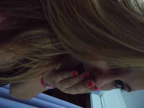 Capricorniana, 15 anos, esmaltes,batata frita,coca-cola, sair, fotos, seriado ,muito ciumenta,chata,boba, e corinthiana *-*. Follow-me ?