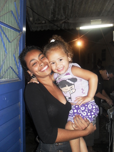 Sou uma menina alegre,feliz..
Tenho 21 anos,carioca da gema..

Att.Andressa Mattos