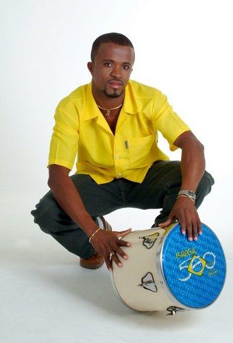 RONE10000's profile picture. O samba pra ser samba tem que ser samba,sambista agora e sempre com muita satisfação.