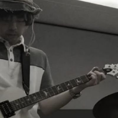ユータ、ねたにゆうや、いとちんによる音楽サークル「RELATZ」公式アウント。 ロック中心に、三人組男性ボーカルで活動中。
