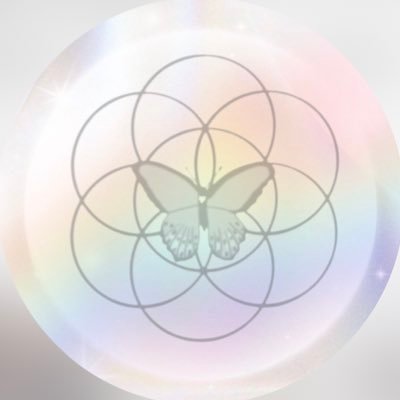 ♡ Certified Reiki + Alchemy Sound Healer ♡ Crystal Shop + Bookings linked below ✨