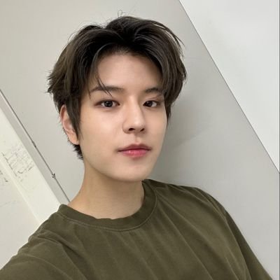 Stay OT8/
Villain OT6/
She/Her 
20 🏳️‍🌈/
My Scar I Will show it all~/
 Vocalracha & Leeknow biased