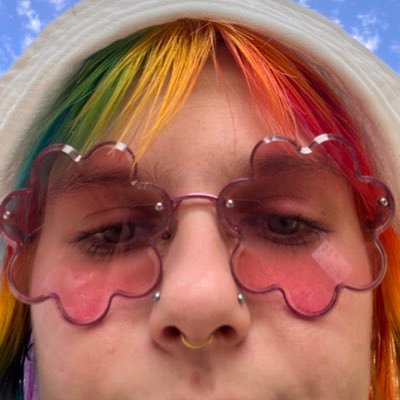 it’s me, @thatqueerkiwi, here to tweet (even more) stupid / irrelevant shit.