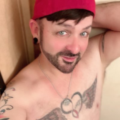if I am breathing Im horny! HAVE A FACE PIC! I'M cut 7in kinda thick with a pirced https://t.co/1ERUcJCCsX🔃bottom put me where you need me maybe between you and my man