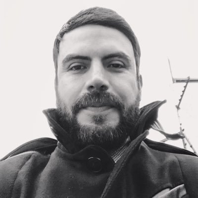 Geólogo, apasionado por la musica, la literatura, el cine, y demás artes. Sibarita asalariado, Progresista mutando a Anarquista