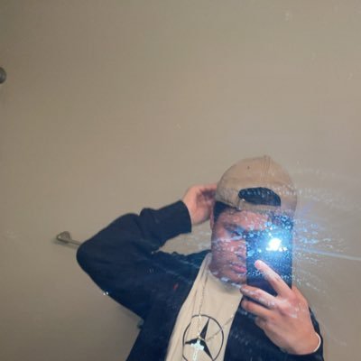 diaxx66's profile picture. bound2