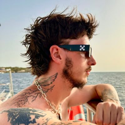 Andrew 🔱さんのプロフィール画像