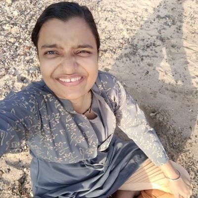Medico, kuch kuch writer
loves🍔🍝 writing
philosophy, paleontology, physics
🎵,moon