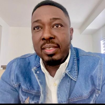 oladapizee's profile picture. 