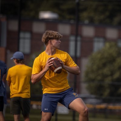 Lyndhurst High School |🏈:QB|⚾️:3B/SS/RHP | c/o ‘25 | 6’2 190 | 4.2 GPA | 1st Team All Conference Football, Baseball | Wladyka Baseball bellengershawn@gmail.com